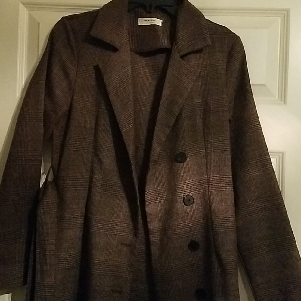 Elegant brown plaid trench (unique)